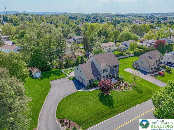 1050 Kressler Rd, Allentown, PA 18103