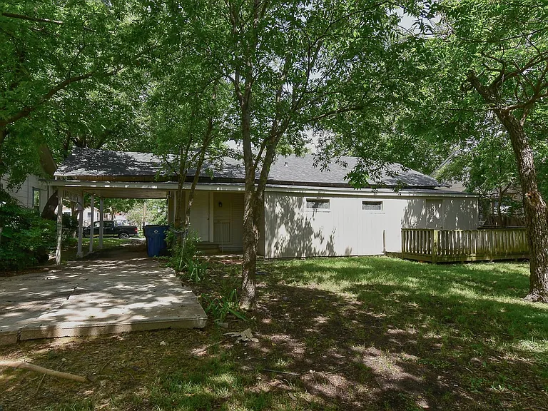 3814 Roberts St — Photo 25