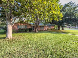 703 N Ashby Dr, Uvalde, TX 78801