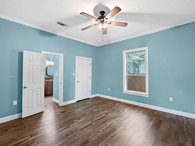 2212 Clay Ave — Photo 16