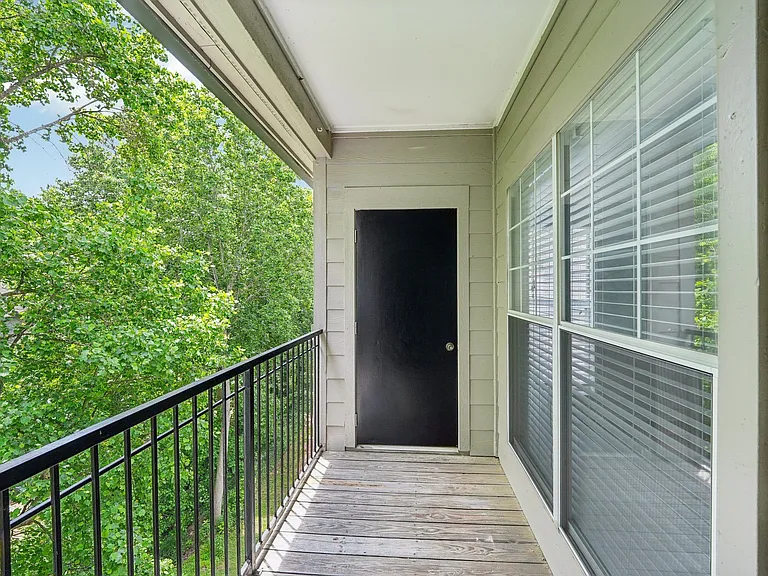 Wesley St. James Apartments at Sandy Springs — Photo 20