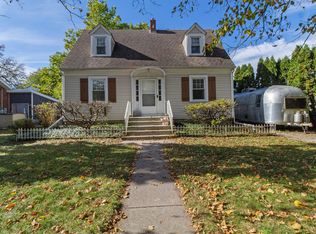 269 Maxwell St, Crown Point, IN 46307