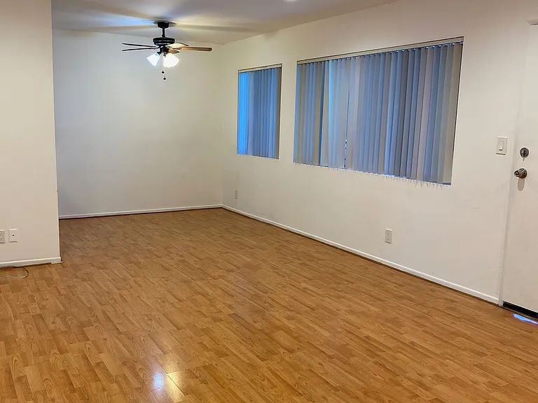 5246 Agnes Ave #204 — Photo 7