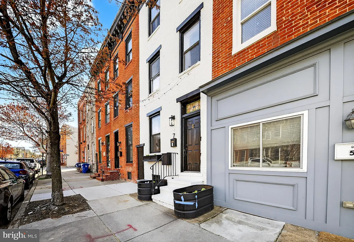 Building Photo - 7 E Fort Ave