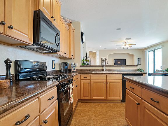 4th image of 18030 W Sunnyslope Ln