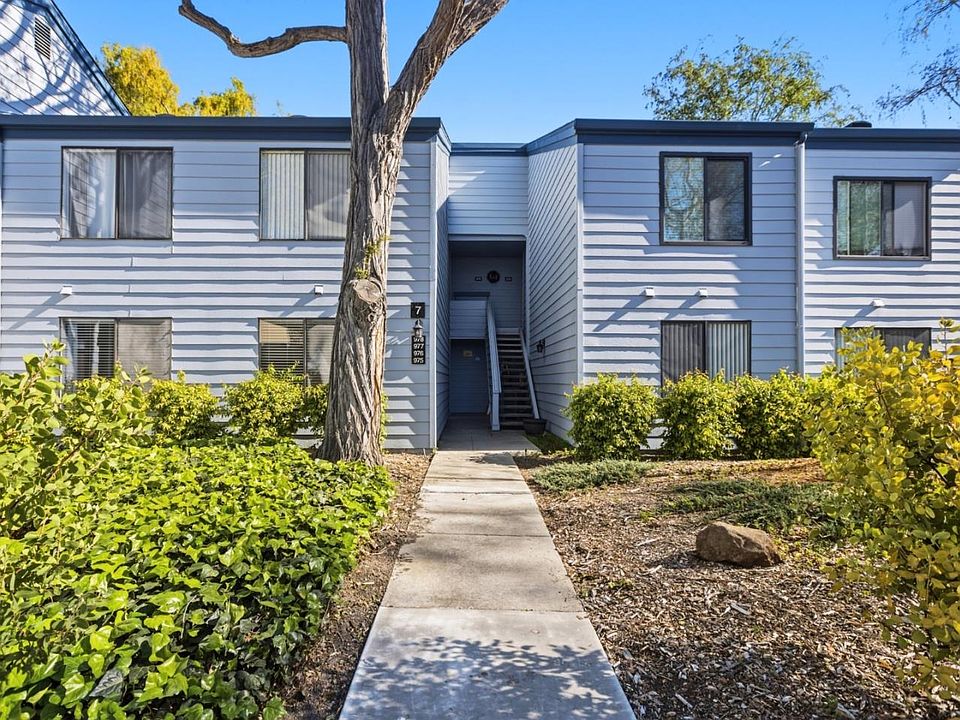 1st image of 905 W Middlefield Rd APT 975