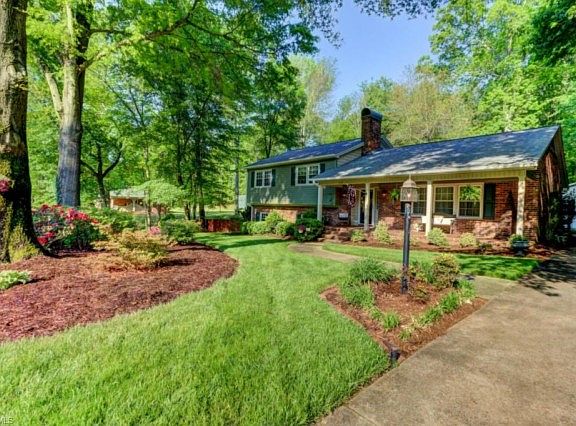 2nd image of 2124 Belmont Dr