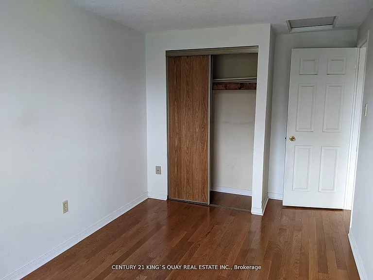 90 Appleby Cres #UL — Photo 24