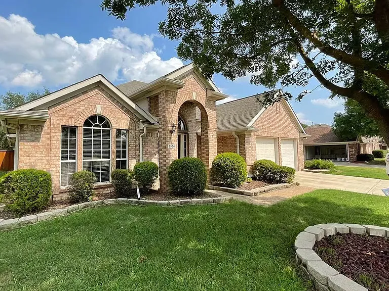 5106 Springflower Dr — Photo 3