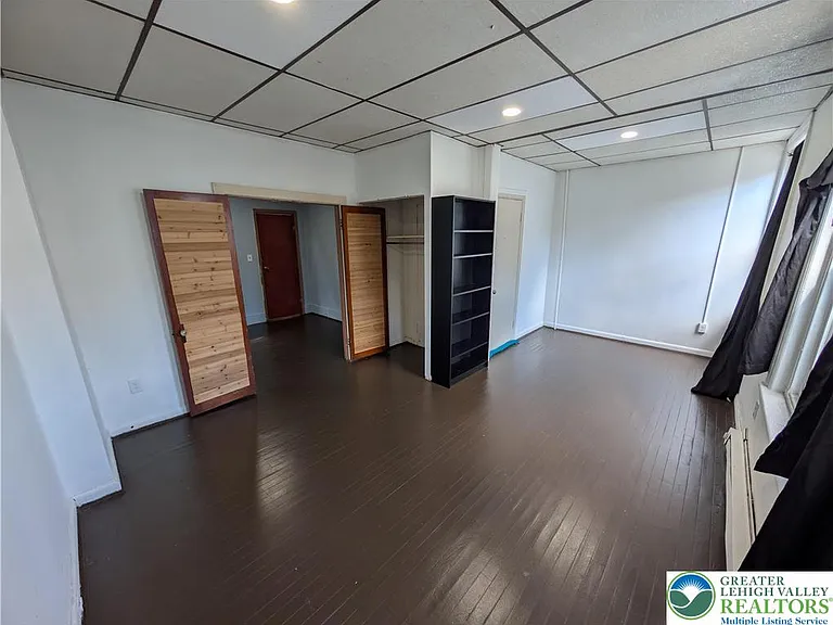 729 E 4th St #2 — Photo 11