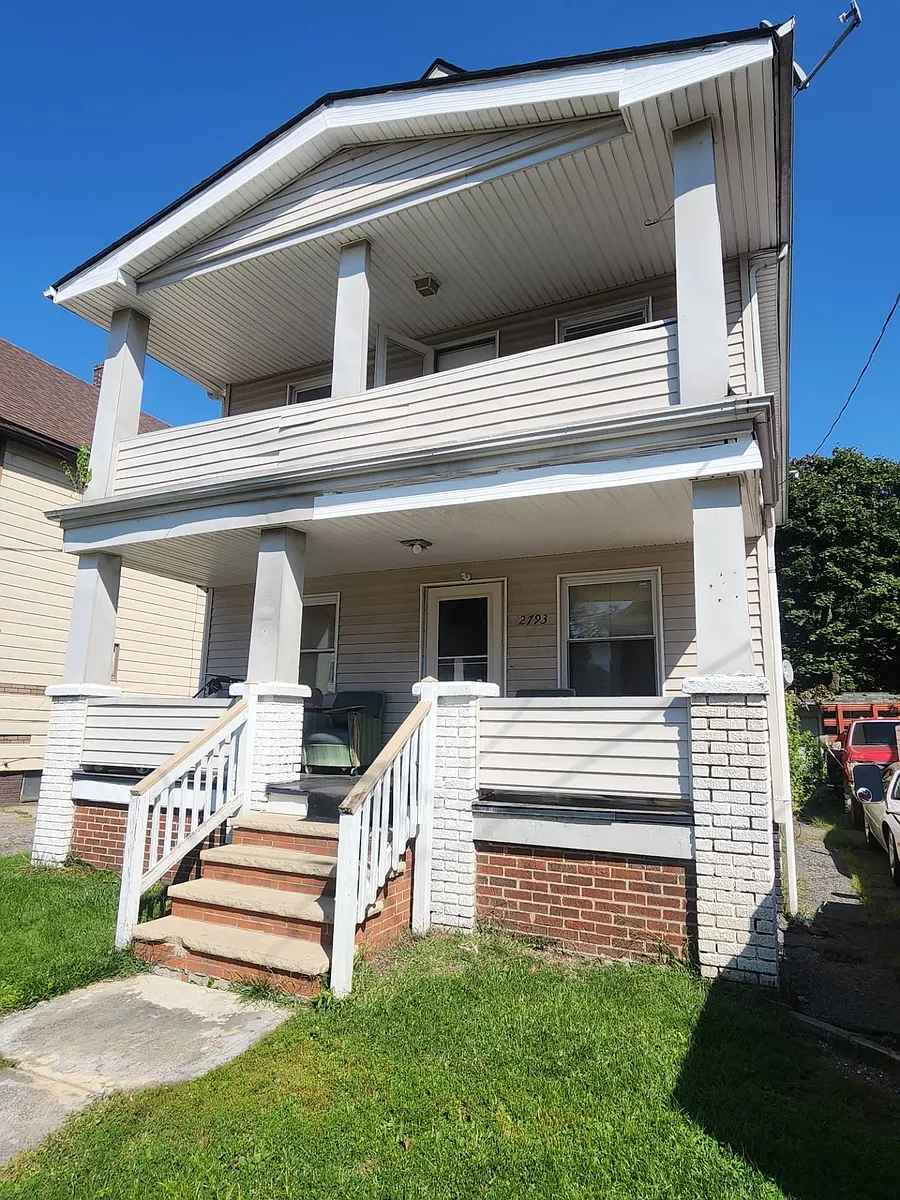Building Photo - 2793 E 125 ST