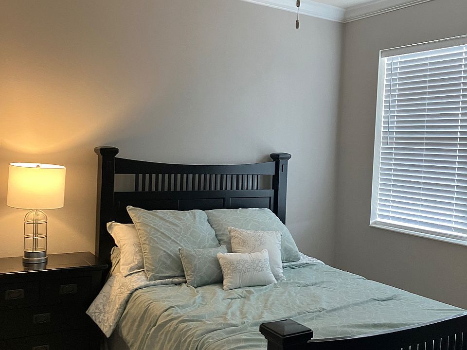 Master bedroom, queens size bed, large walk in closet and bathroom.