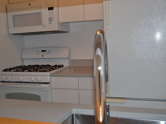 5th image of 275 Greenwich St #5GS