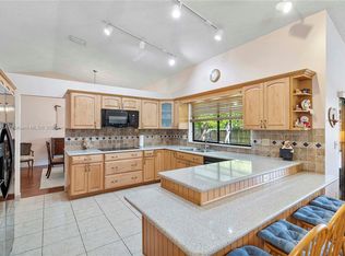 15827 Waverly Mnr, Davie, FL 33331