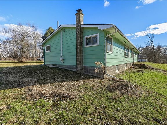 5th image of 1040 Hughes Rd