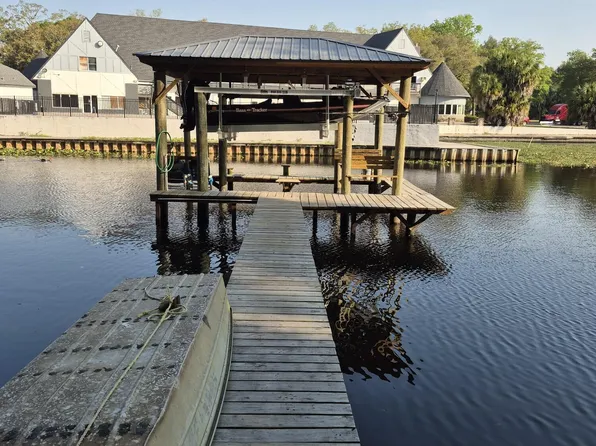 6093 HYDE PARK Circle, Jacksonville, FL 32210