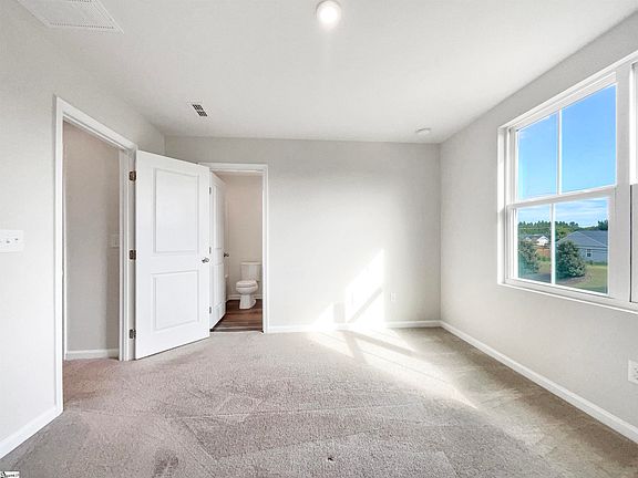5th image of 104 Bearmont Trl
