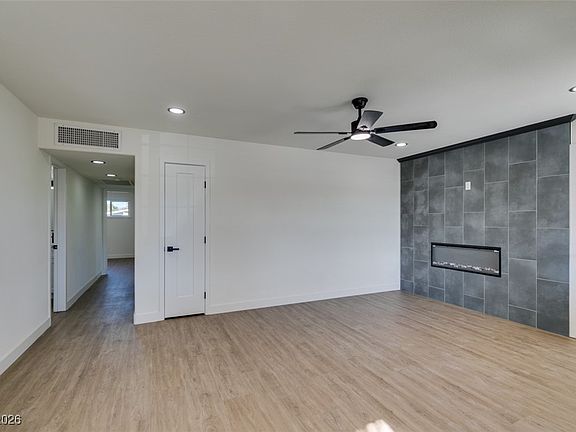 3rd image of 5128 Mountain View Dr