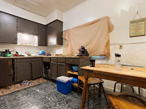 3rd image of 1509 School St