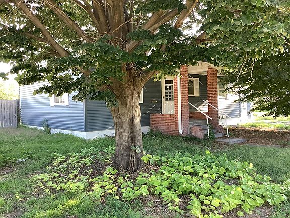 3rd image of 207 W 9th St