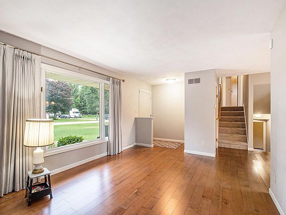 3rd image of 25420 Alfonsa Dr