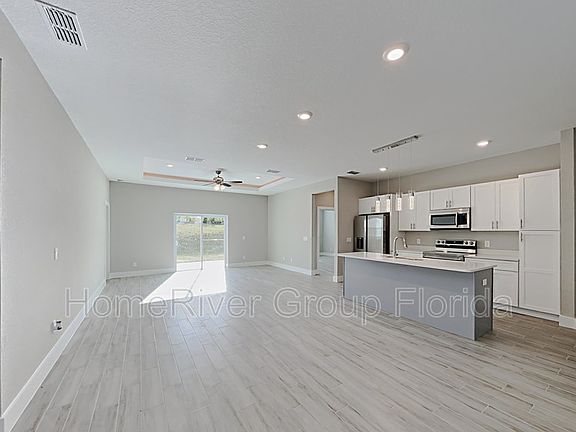 4th image of 20 Larch Ln