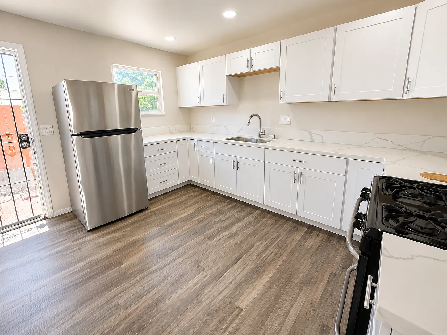 3 bed, 1300 sqft, $3,500 — Photo 2