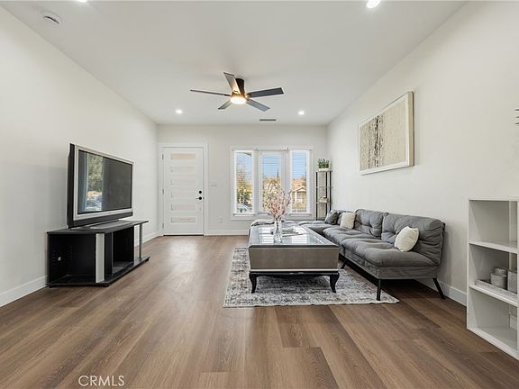 5th image of 1550 W 70th St