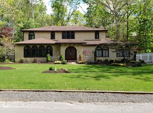 2 Grist Mill Ct, Medford, NJ 08055