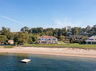1 Half Moon Ln, Port Washington, NY 11050