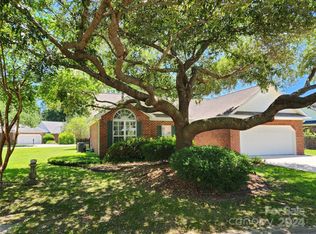 40 Martins Path, Charleston, SC 29414