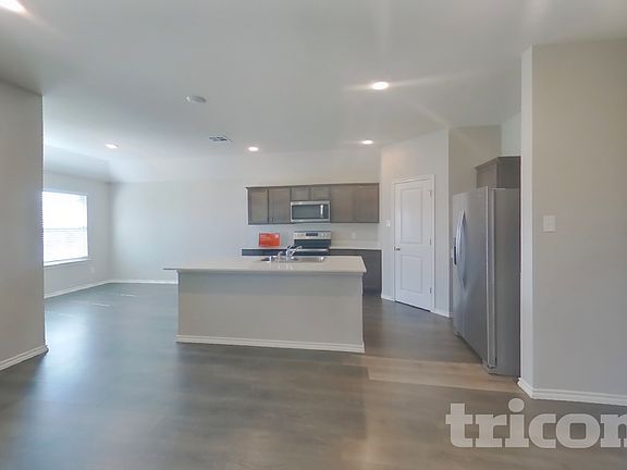 2nd image of 848 Glover Dr
