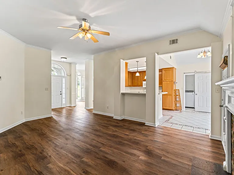 160 Rendition Dr — Photo 5
