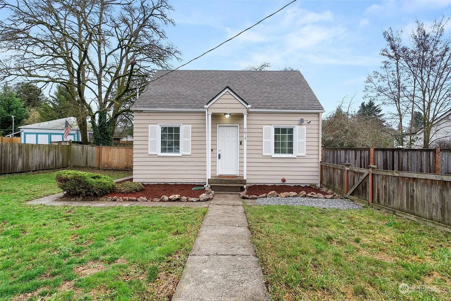7615 S Winnetka photo 1