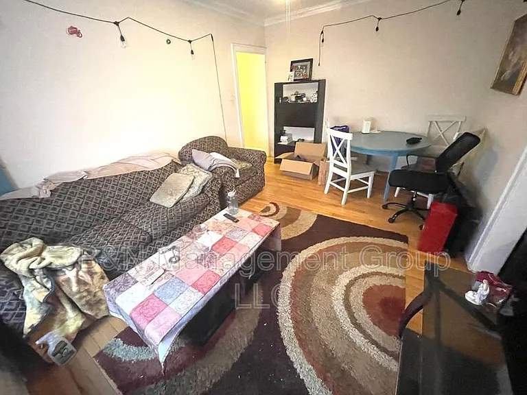 914 W Oakdale Ave #1W — Photo 5