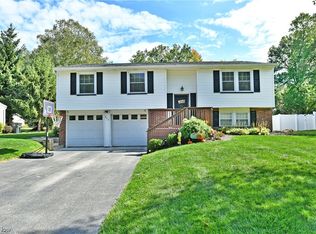 567 Laurelwood Dr SE, Warren, OH