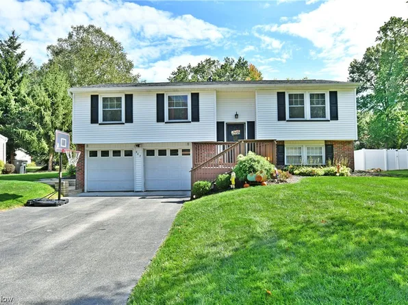 567 Laurelwood Dr SE, Warren, OH 44484