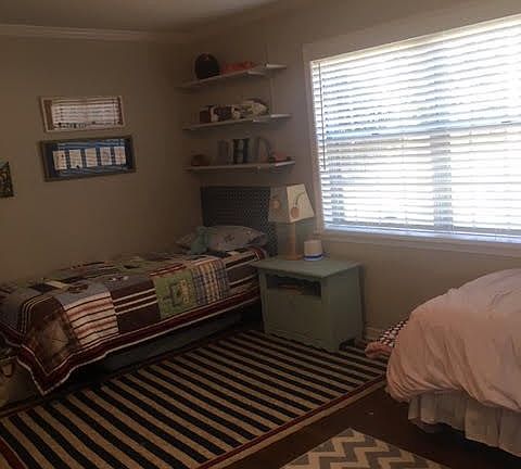 5th image of 305 W Chulahoma Ave