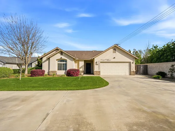 2050 N Charter Oak Court, Visalia, CA 93292