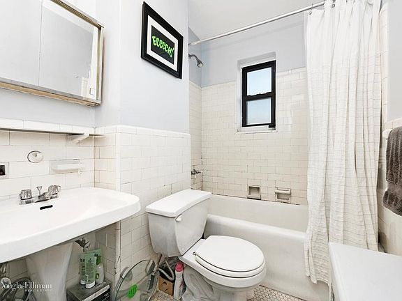 4th image of 2681 Broadway #16U