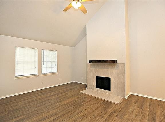2nd image of 1316 Creekwood Ct