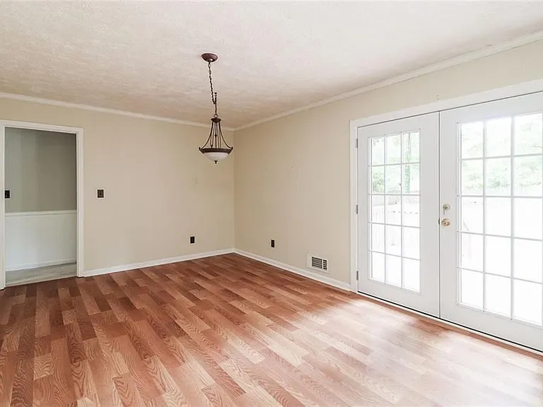 1291 Stephens St — Photo 12