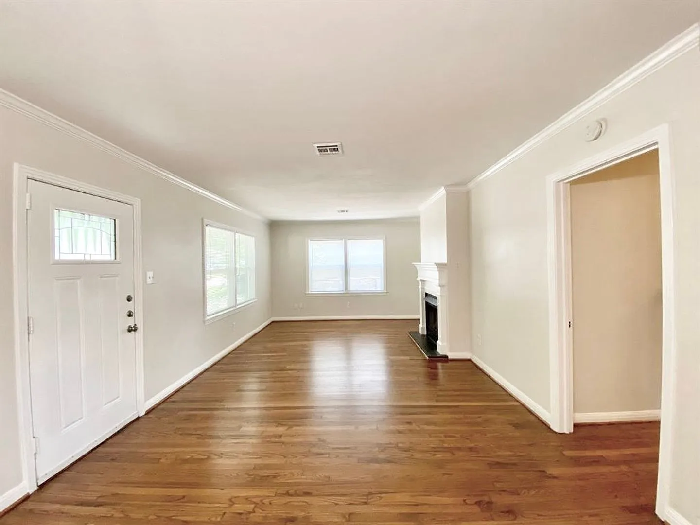 Charming Vintage 2/1/1 home near the Menil Collection! — Photo 2