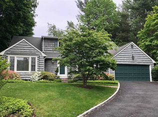 19 White Spots Ln, Locust Valley, NY 11560