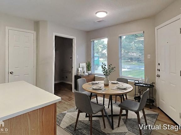 3rd image of 598 Orangewood Dr