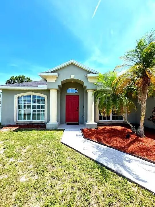 4 bed, 2.0 bath, 2093 sqft, $4,250 — Photo 2
