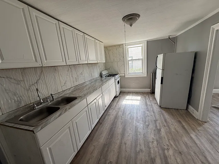1774 Brick Ave #1 — Photo 4