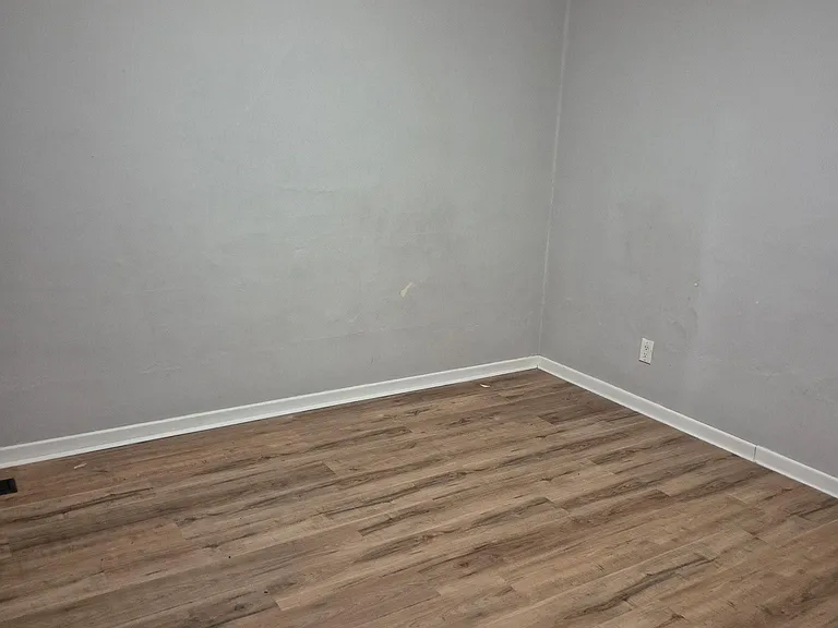 10 William St N #6 — Photo 5