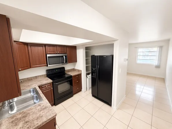 JKRK Group - 1904-1914 SW 2 St, 1904-1914 SW 2nd St #1912, Fort Lauderdale, FL 33312