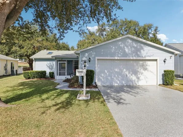 721 Heathrow Ave, Lady Lake, FL 32159
